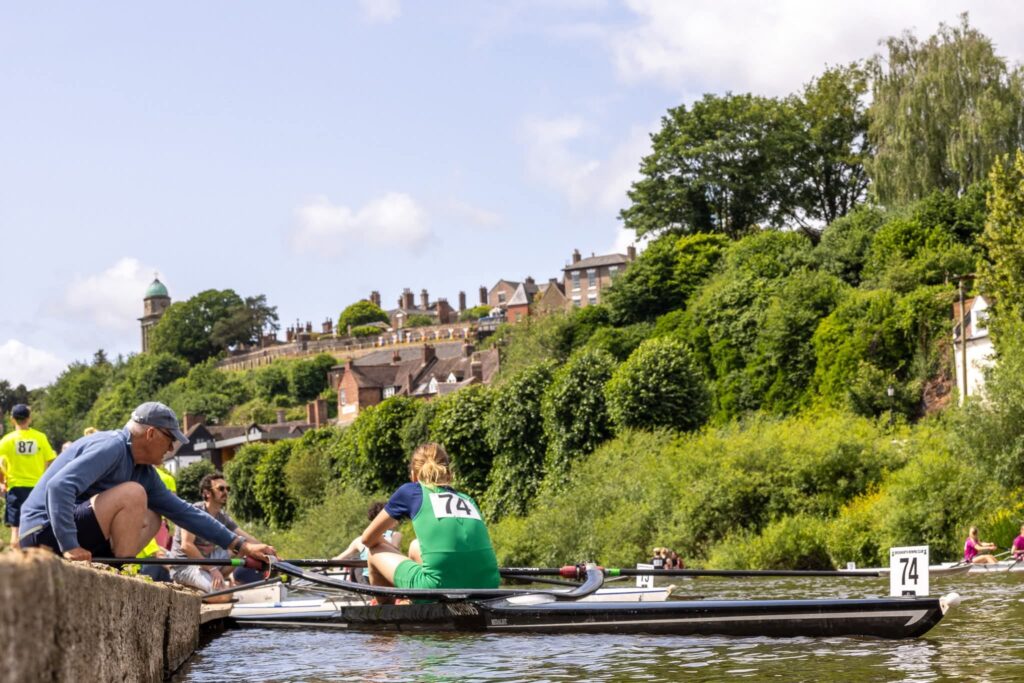 Oliver prepares to storm to J14 1x win